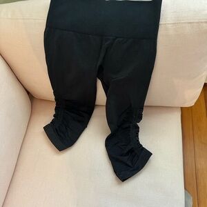 Lulu Lemon Crop Black Leggings